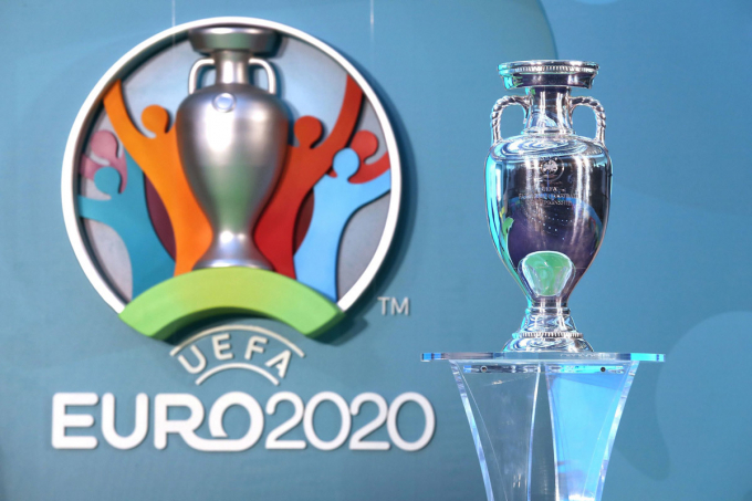 Euro 2020 đứng trước nguy cơ bị hoãn do dịch Covid-19.