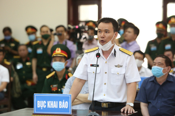 Đại diện Quân chủng Hải quân xin giảm nhẹ hình phạt cho ông Nguyễn Văn Hiến. Ảnh: TTQS.