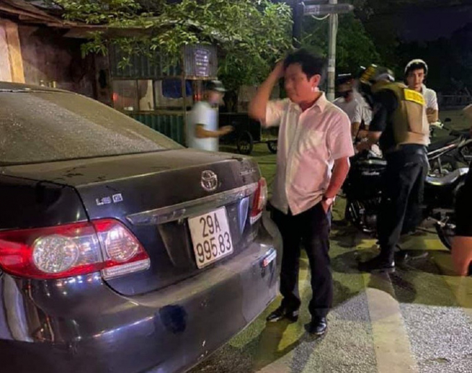 Ông Nguyễn Văn Điều sau khi gây tai nạn tối ngày 8/5 vừa qua. Ảnh: Người dân cung cấp.