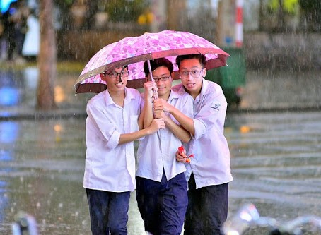 Trong 3 ngày diễn ra kì thi tốt nghiệp THPT quốc gia, dự báo thời tiết trên cả nước sẽ có mưa rào và dông tập trung vào chiều và tối. Ảnh: VOV.