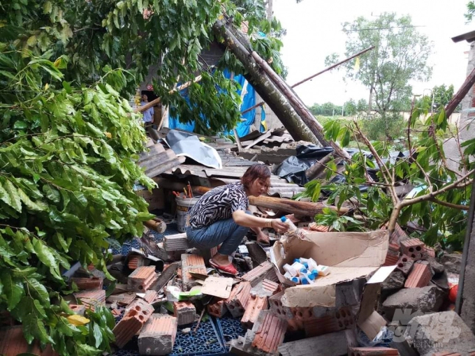 Một ngôi nhà của người dân huyện Hải Lăng, tỉnh Quảng Trị bị đổ sập sau bão số 5. Ảnh: CĐ.