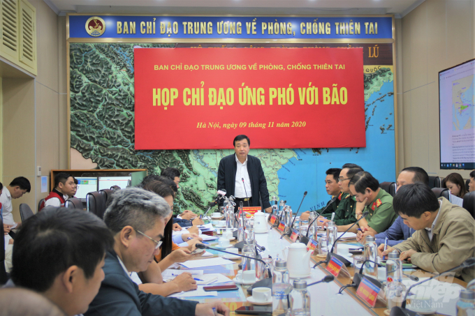 Ban chỉ đạo Trung ương về Phòng chống thiên tai họp ứng phó bão số 12 sáng ngày 9/11. Ảnh: Phạm Hiếu.