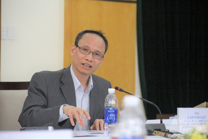 TS. Cấn Văn Lực cho rằng ngành tài chính tiêu dùng tại Việt Nam trong những năm qua có nhiều bước phát triển tích cực về cả khuôn khổ pháp lý, quy mô thị trường, sản phẩm - dịch vụ và hiệu quả hoạt động. Ảnh: Phạm Hiếu.