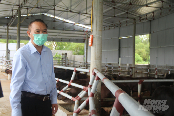 Deputy Minister Phung Duc Tien said that in order to increase the added value of agricultural products, food safety is a key factor. Photo: Pham Hieu.