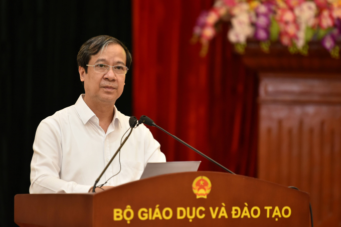 Bộ trưởng Nguyễn Kim Sơn phát động phong trào thi đua đặc biệt cho năm học 2021 - 2022. Ảnh: Bộ GD-ĐT.
