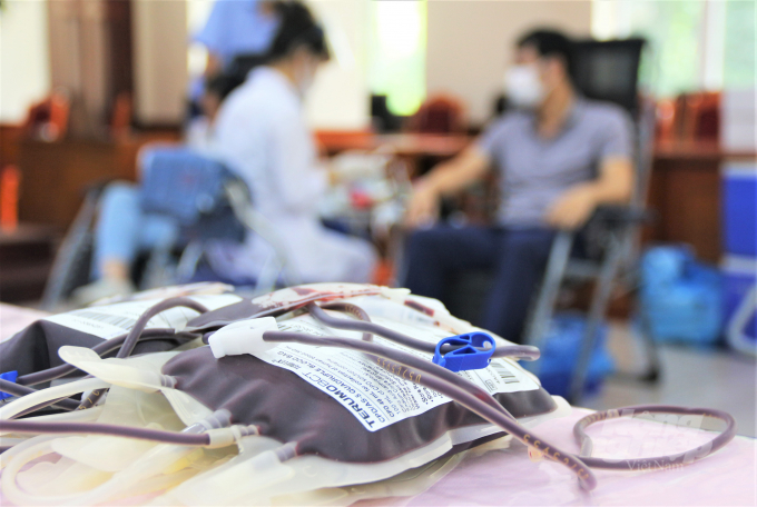 Chương trình sẽ bổ sung thêm những đơn vị máu, cung cấp cho các bệnh viện ở cả miền Bắc cũng như miền Nam chống dịch Covid-19. Ảnh: Phạm Hiếu.