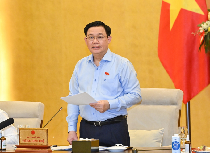 Chủ tịch Quốc hội Vương Đình Huệ chủ trì phiên họp bất thường của Ủy ban Thường vụ.