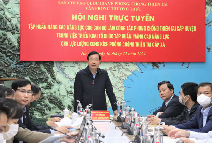 Ông Trần Quang Hoài chủ trì Hội nghị tập huấn 'Nâng cao năng lực cho cán bộ làm công tác phòng, chống thiên tai cấp huyện trong việc triển khai tổ chức tập huấn, nâng cao năng lực về phòng, chống thiên tai cho lực lượng xung kích phòng chống thiên tai cấp xã'.