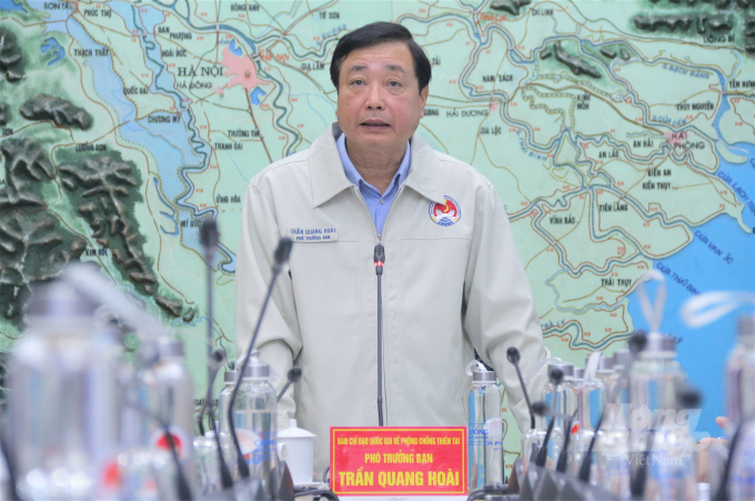 Ông Trần Quang Hoài đề nghị Trung tâm Dự báo Khí tượng thủy văn quốc gia theo dõi sát diễn biến của cơn bão. Ảnh: Phạm Hiếu.