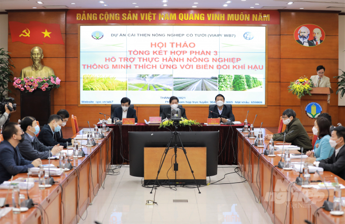 Hội thảo tổng kết Hợp phần 3 Hỗ trợ thực hành nông nghiệp thông minh thích ứng biến đổi khí hậu thuộc Dự án Cải thiện nông nghiệp có tưới Việt Nam (VIAIP/WB7). Ảnh: Phạm Hiếu.