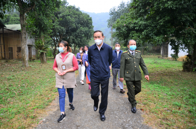 Deputy Minister Phung Duc Tien led the delegation of the Ministry of Agriculture and Rural Development (MARD) to visit and have a work session at Cuc Phuong National Park on January 8. Photo: Hai Anh.