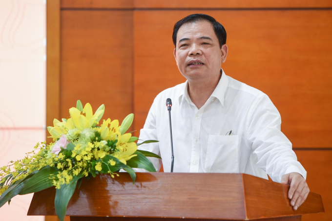 Bộ trưởng NN-PTNT Nguyễn Xuân Cường nhấn mạnh, đẩy mạnh tái đàn chăn nuôi nhưng phải an toàn. Ảnh: Tùng Đinh.