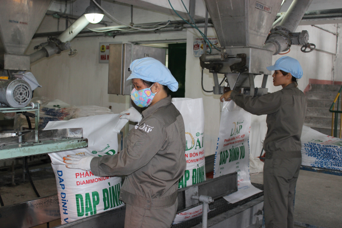 Sản xuất phân bón DAP Đình Vũ tại Nhà máy DAP Vinachem Hải Phòng. Ảnh: DAP.