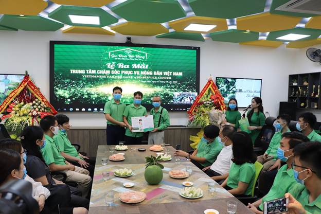 Công ty CP Công nông nghiệp Tiến Nông thành lập Trung tâm Chăm sóc phục vụ Nông dân Việt Nam. Ảnh: Như Anh.