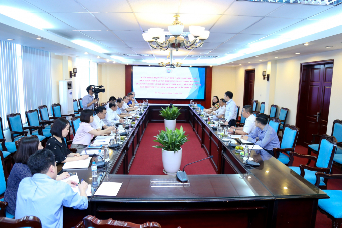 Liên minh HTX Việt Nam và Saigon Co.op chính thức ký kết hợp tác để hỗ trợ về xúc tiến thương mại cho các HTX và các lĩnh vực có liên quan vào tháng 11/2020, trong phiên trù bị của Đại hội Đại biểu toàn quốc Liên minh HTX Việt Nam lần thứ VI, nhiệm kỳ 2020- 2025. Ảnh: Quang Huy.