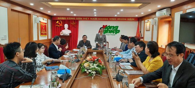 Khối thi đua đơn vị sự nghiệp kinh tế Bộ NN-PTNT kiểm tra làm việc tại Báo Nông nghiệp Việt Nam sáng 21/10. Ảnh: Nguyên Huân.