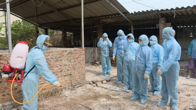 Cán bộ thú y tỉnh Bắc Ninh tập huấn, tuyên truyền về phòng, chống dịch bệnh trên động vật và bệnh cúm lợn. Ảnh: CNTYBN.