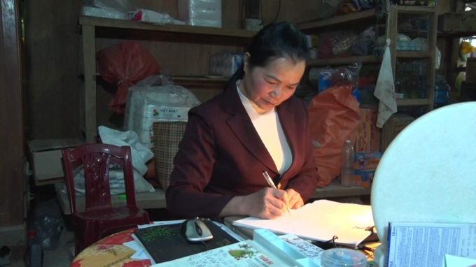 Nữ Bí thư chi bộ Trịnh Thị Lư, người đoàn kết người dân thôn Nà Don chung tay xây dựng các công trình nông thôn mới. Ảnh: ĐT.