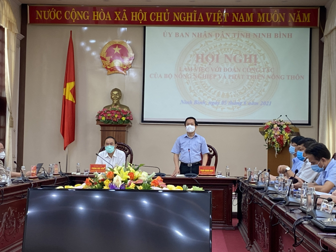 Chủ tịch UBND tỉnh Ninh Bình Phạm Quang Ngọc cho biết năm 2021, Ninh Bình đặt mục tiêu tăng trưởng ngành nông nghiệp xấp xỉ 2%. Ảnh: Nguyên Huân.