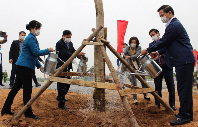 Lãnh đạo tỉnh Bắc Ninh trồng cây tại Khu lưu niệm đồng chí Lê Quang Đạo Ảnh: ĐT.