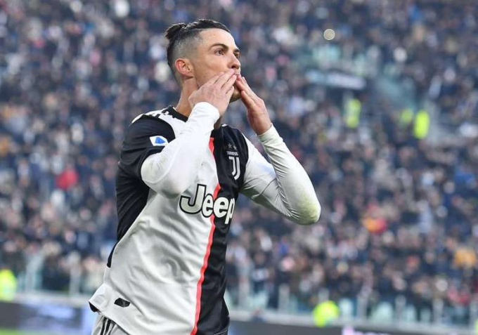 Ronaldo thể hiện phong độ ghi bàn khủng khiếp tại Juventus. 