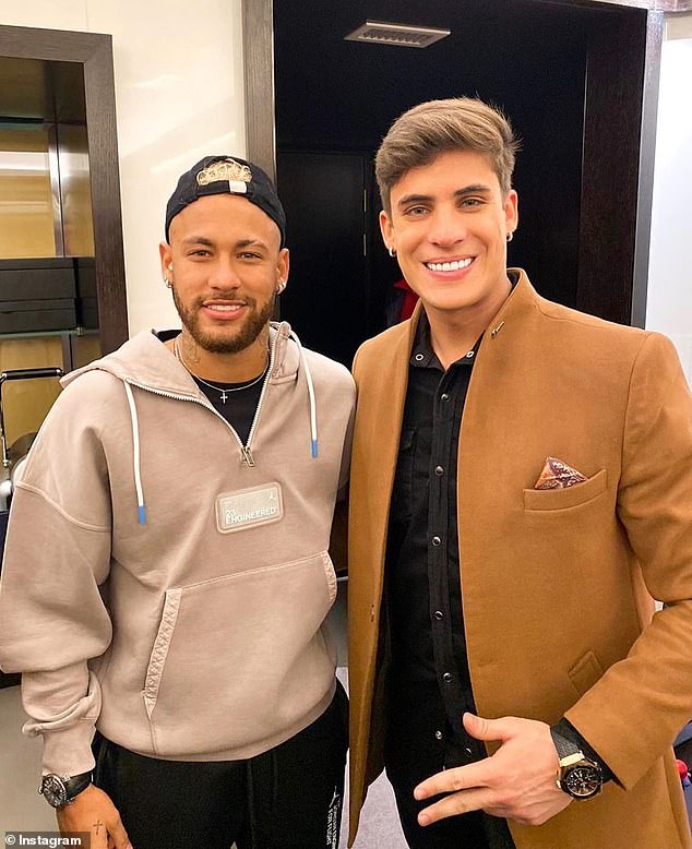 Neymar đồng tình với mối quan hệ của mẹ mình. Ảnh: Instagram.