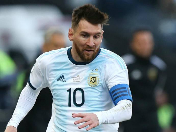 Lionel Messi thất vọng vì không thể đá Copa America trong năm nay. Ảnh: Sportar.