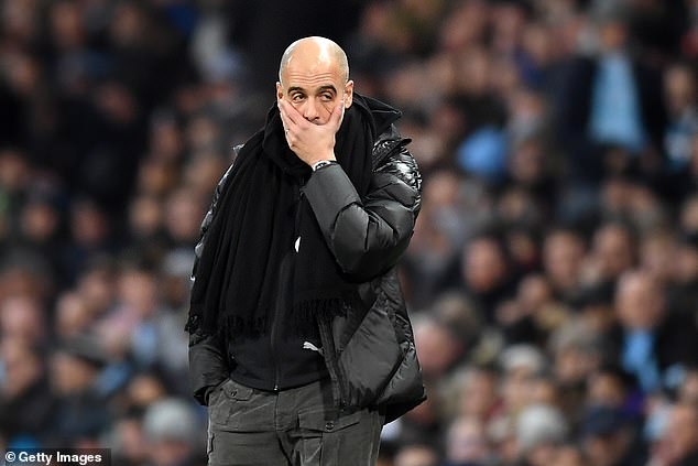 Pep Guardiola lo lắng vì tình hình thể lực của Man City. Ảnh: Dailymail.