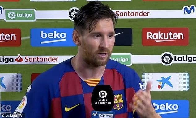 Lionel Messi giận tím mặt ngày Real Madrid đăng quang. Ảnh: Givemesports