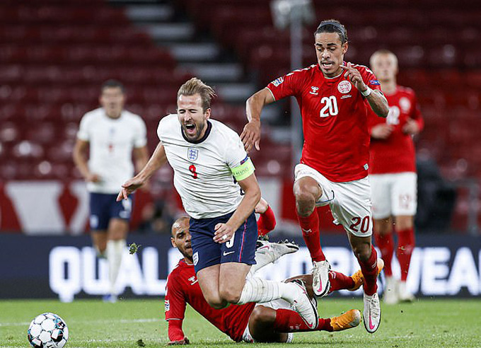Đội tuyển Anh chơi thiếu thuyết phục trước Đan Mạch. Ảnh: Express.