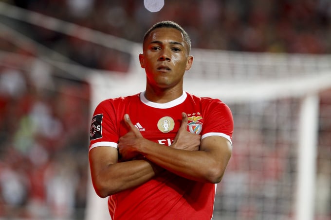 Carlos Vinicius là mục tiêu tiếp theo của Benfica. Ảnh: Express.