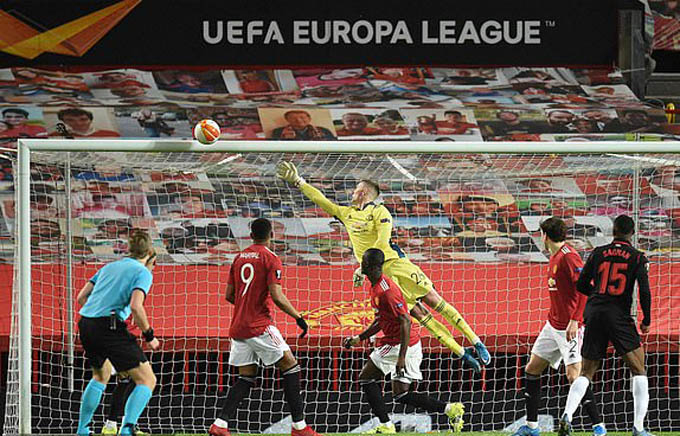 Man United hòa Real Sociedad và vượt qua vòng 32 đội tại Europa League. Ảnh: Dailymail.