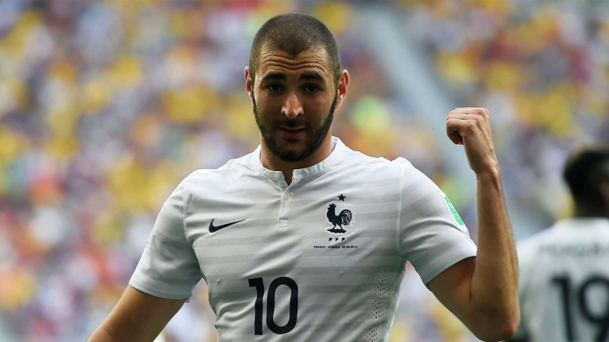 Karim Benzema sáng cửa trở lại ĐTQG. Ảnh: Express.