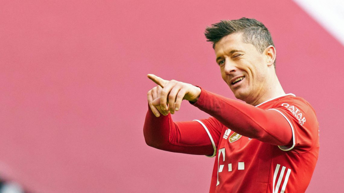 Robert Lewandowski được Chelsea nhắm tới cho mùa giải mới. Ảnh: Bundesliga.