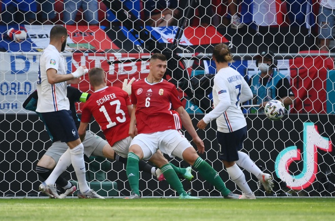 Antoine Griezmann ghi bàn san bằng tỷ số. 