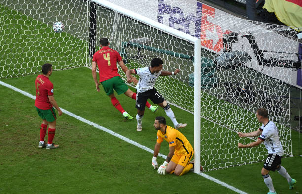 Đội tuyển Đức giành thắng lới chung cuộc 4-2. 