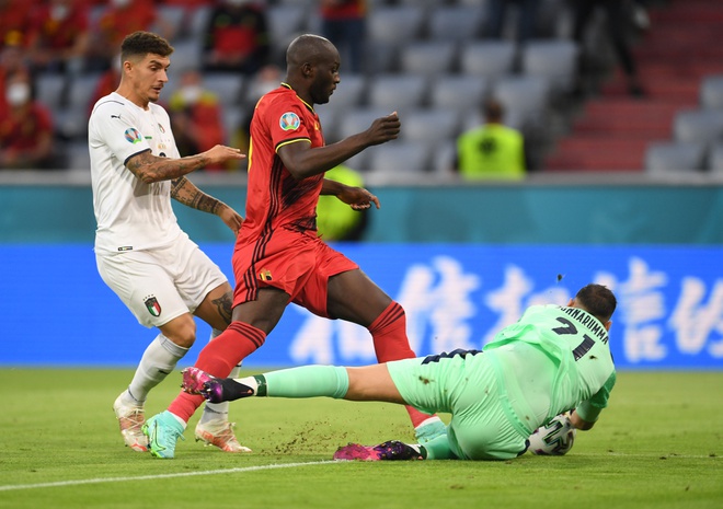 Lukaku không thể giúp Bỉ vượt qua Italia. 