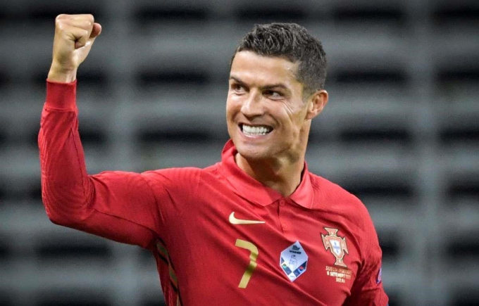 Cristiano Ronaldo giành danh hiệu Vua phá lưới tại EURO 2020. 