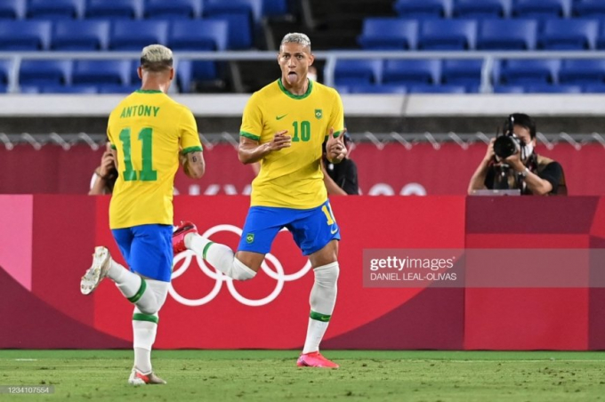 Richarlison lập hattrick trong trận ra quân của Brazil. Ảnh: Getty.