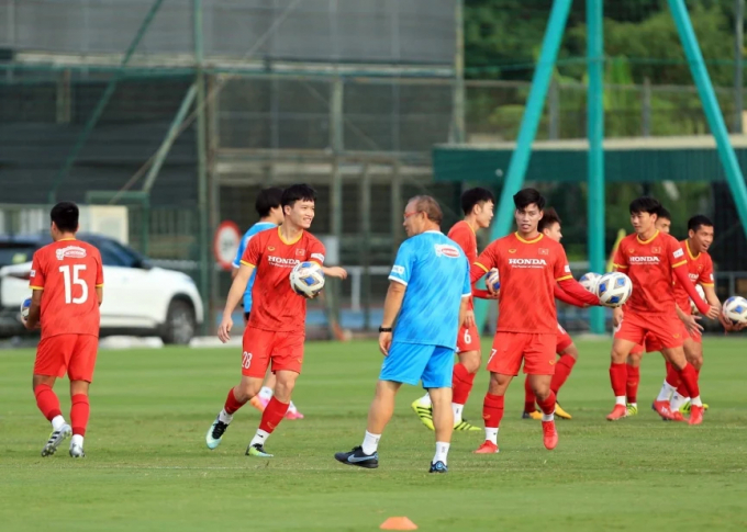 HLV Park Hang Seo sẽ phải làm gì để 'vá' hàng thủ của tuyển Việt Nam? 