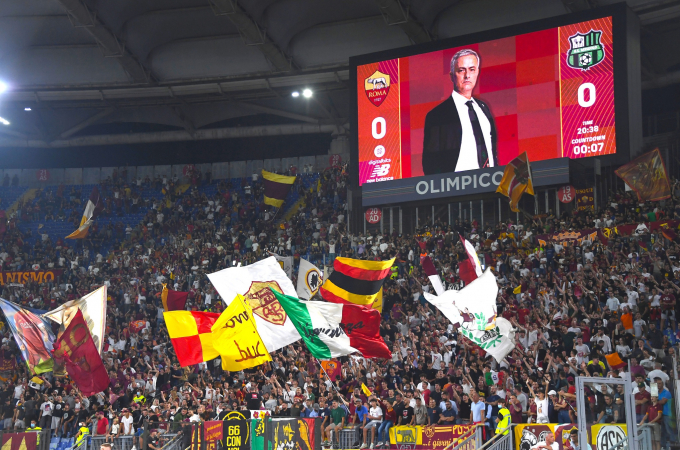 Jose Mourinho đang khiến các CĐV AS Roma hài lòng. Ảnh: Reuters. 
