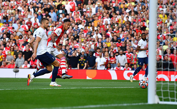 Arsenal đánh bại Tottenham với tỷ số 3-1. 