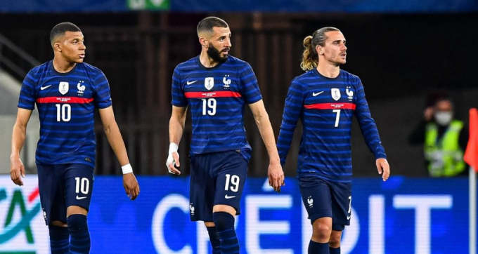 Đội tuyển Pháp lại được đánh giá cao hơn. 