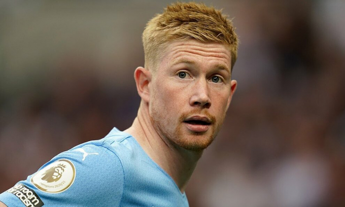 Man City méo mặt vì Kevin De Bruyne dính Covid-19. Ảnh: Express.