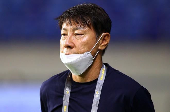 HLV Shin Tae Yong mong muốn đội bóng của ông hướng về phía trước. 