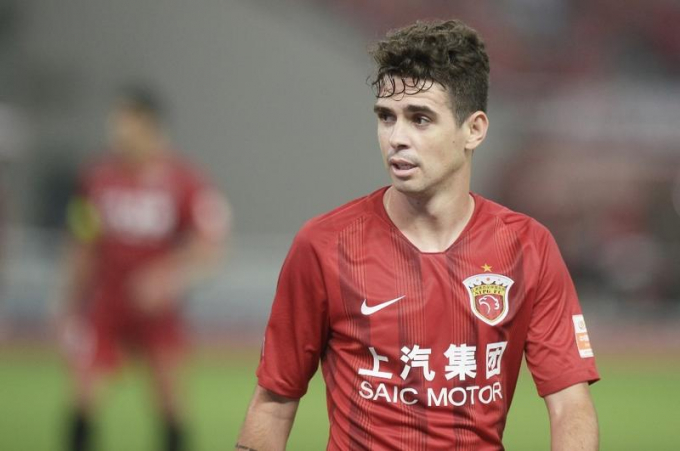 Barcelona đón Oscar trở lại châu Âu?