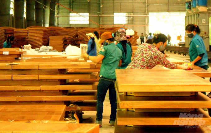 Wood products for export. Photo: Vu Dinh Thung.