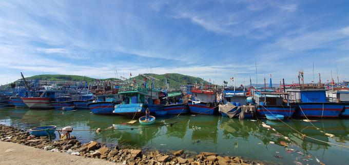 Các tỉnh Quảng Nam và Quảng Ngãi kêu gọi tàu thuyền tìm nơi tránh trú, neo đậu an toàn. Ảnh: L.K.