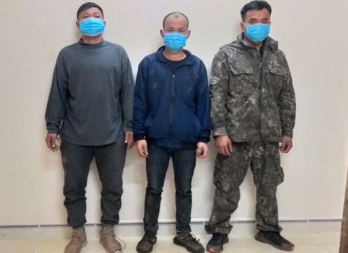 3 người vượt biên từ Lào về Việt Nam bị lực lượng chức năng phát hiện. Ảnh: BP.