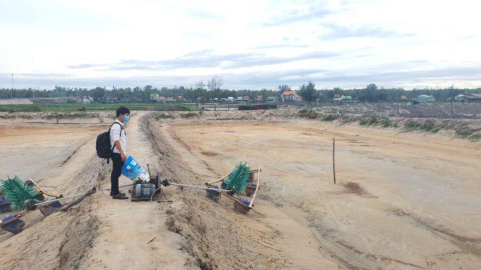 Cần sớm có những biện pháp để khắc phục tình trạng ô nhiễm môi trường vùng nuôi, hạn chế thiệt hại cho người dân. Ảnh: L.K.